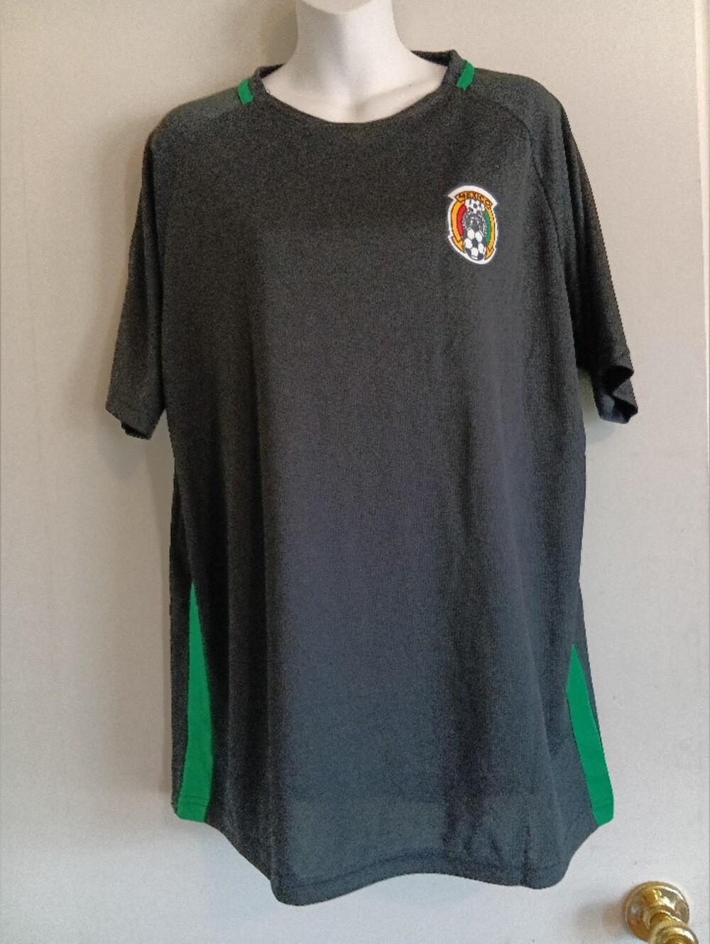 Mexico Original Deluxe Dark Black and Green Soccer Jersey with Crest